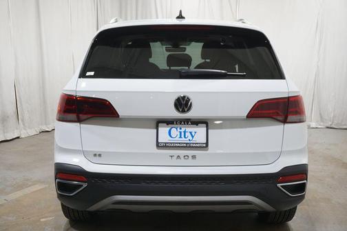 Pure White 2023 Volkswagen Taos 1.5T SE