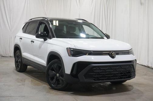 2025 Volkswagen Taos 1.5T SE Black