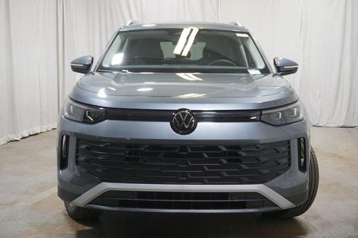 Platinum Gray 2026 Volkswagen Tiguan 2.0T SE 4MOTION
