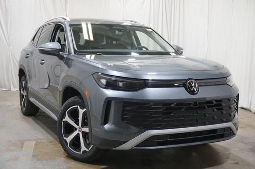 Platinum Gray 2026 Volkswagen Tiguan 2.0T SE 4MOTION