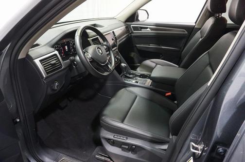 Photo 2 of 39 of 2019 Volkswagen Atlas 3.6L SEL