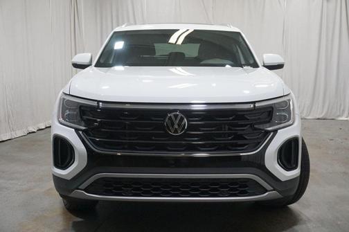 2024 Volkswagen Atlas Cross Sport 2.0T SE w/Technology 4MOTION