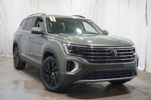 Green 2026 Volkswagen Atlas 2.0T SE w/Technology 4MOTION