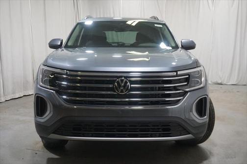 2025 Volkswagen Atlas 2.0T SE w/Technology 4MOTION