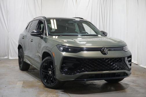 Avocado Green w/Deep Black Roof 2025 Volkswagen Tiguan 2.0T SE R-Line Black 4MOTION