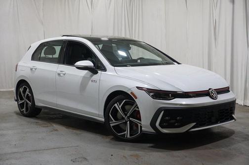 2025 Volkswagen Golf GTI 2.0T SE DSG