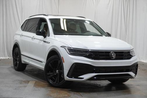 Opal White 2024 Volkswagen Tiguan 2.0T SE R-Line Black