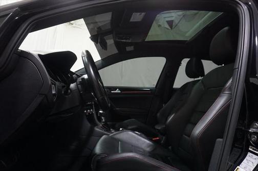 2016 Volkswagen Golf GTI 2.0T SE 4-Door