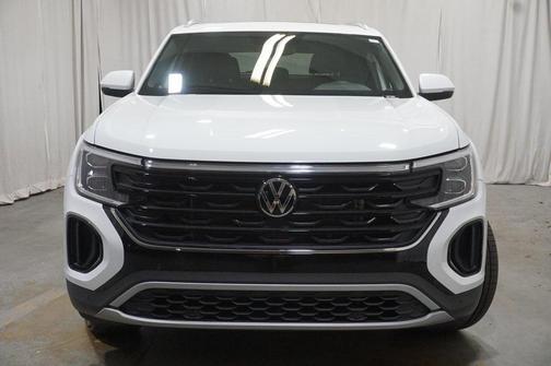 2025 Volkswagen Atlas Cross Sport 2.0T SE w/Technology 4MOTION