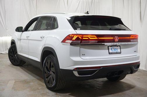 2025 Volkswagen Atlas Cross Sport 2.0T SE w/Technology 4MOTION