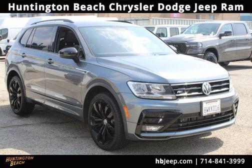 Platinum Gray Metallic 2021 Volkswagen Tiguan 2.0T SE R-Line Black