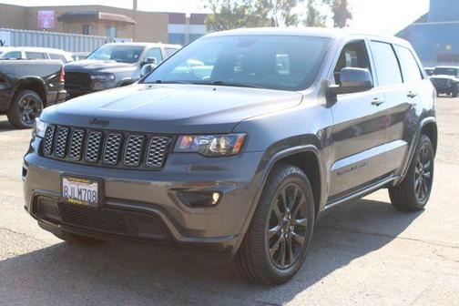 Granite Crystal Clearcoat Metallic 2019 Jeep Grand Cherokee Altitude