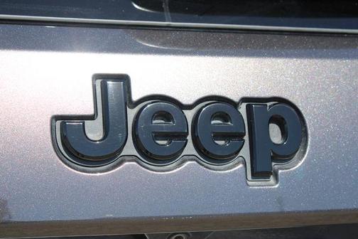 Granite Crystal Clearcoat Metallic 2019 Jeep Grand Cherokee Altitude