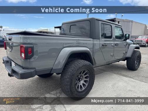 2022 Jeep Gladiator Sport