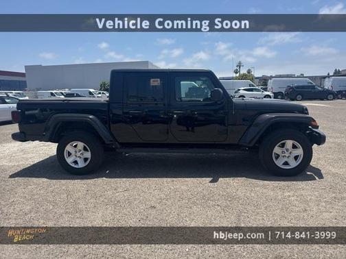 2022 Jeep Gladiator Sport