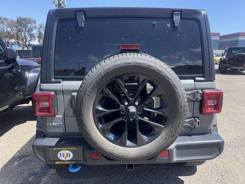 Sting Gray Clearcoat 2023 Jeep Wrangler 4xe Sahara