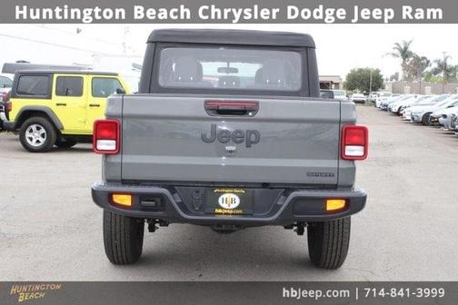 2021 Jeep Gladiator Sport
