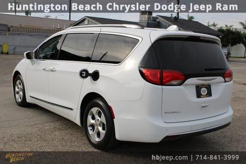 2017 Chrysler Pacifica Touring-L Plus