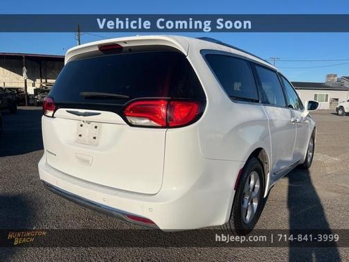 2017 Chrysler Pacifica Touring-L Plus