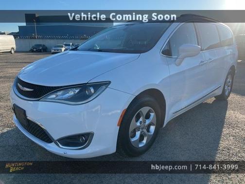 2017 Chrysler Pacifica Touring-L Plus