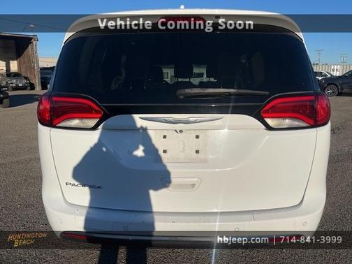2017 Chrysler Pacifica Touring-L Plus