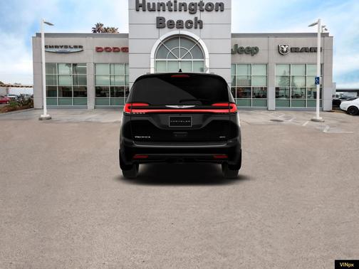 2026 Chrysler Pacifica Pinnacle AWD