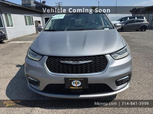 2021 Chrysler Pacifica Touring-L