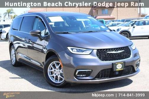 2023 Chrysler Pacifica Touring-L