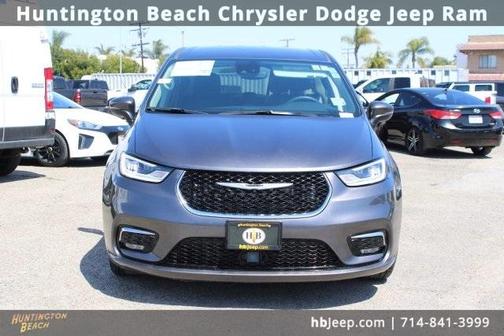 2023 Chrysler Pacifica Touring-L