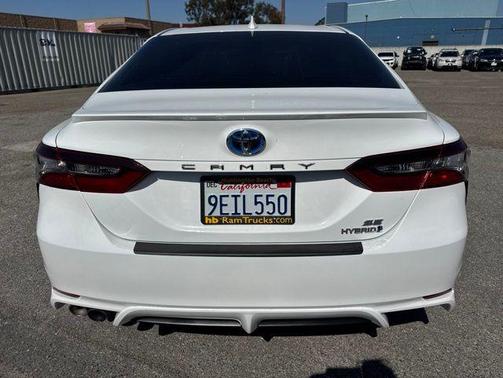 Ice 2023 Toyota Camry Hybrid SE
