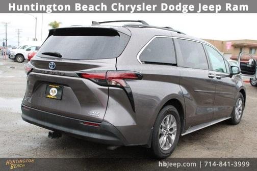 2022 Toyota Sienna XLE