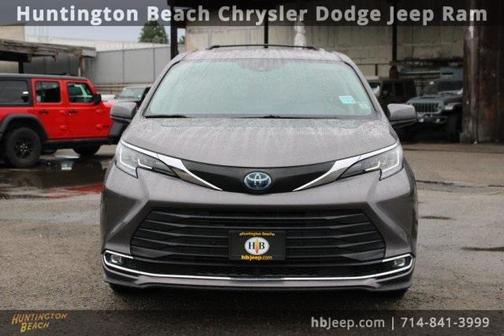 2022 Toyota Sienna XLE