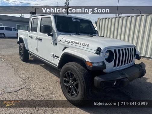 2022 Jeep Gladiator Sport