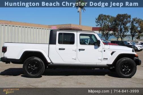 2022 Jeep Gladiator Sport