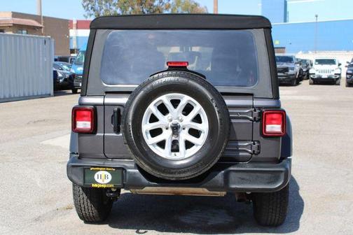 Granite Crystal Clearcoat Metallic 2023 Jeep Wrangler Sport