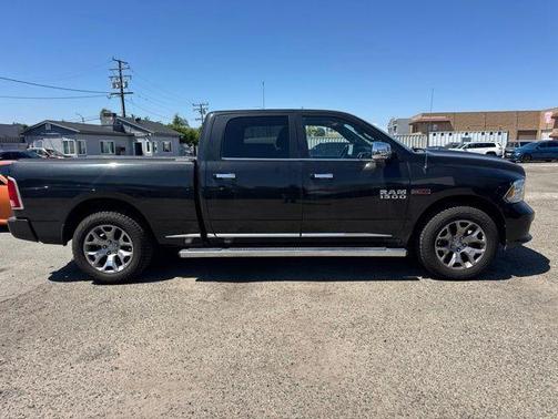 Brilliant Black Crystal Pearlcoat 2016 RAM 1500 Longhorn