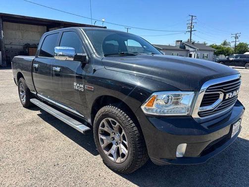 Brilliant Black Crystal Pearlcoat 2016 RAM 1500 Longhorn