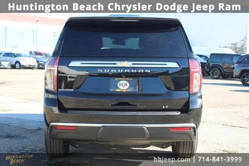 2023 Chevrolet Suburban LT