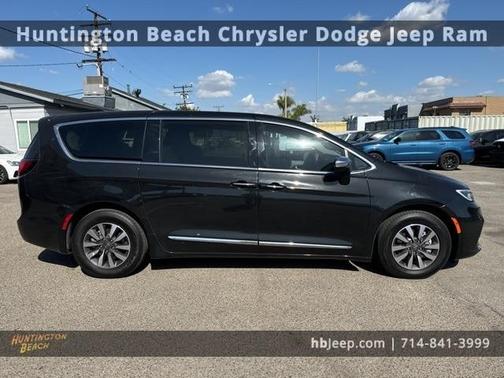 2023 Chrysler Pacifica Hybrid Limited