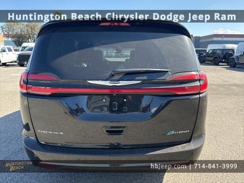 2023 Chrysler Pacifica Hybrid Limited