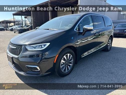 2023 Chrysler Pacifica Hybrid Limited