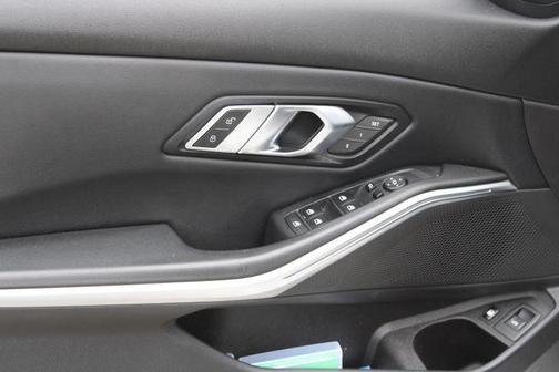 Alpine White 2022 BMW 330e 330e
