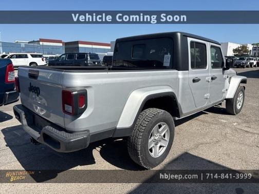 2023 Jeep Gladiator Sport