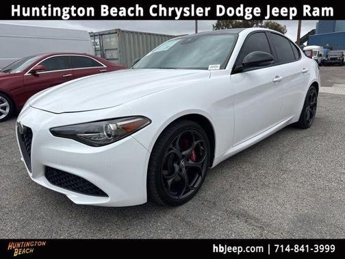 White 2019 Alfa Romeo Giulia Ti