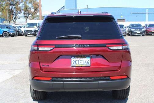 Velvet Red Pearlcoat 2023 Jeep Grand Cherokee Altitude