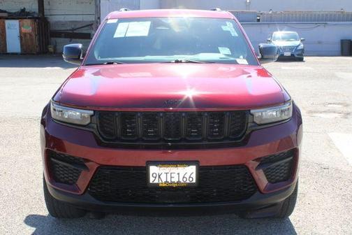 Velvet Red Pearlcoat 2023 Jeep Grand Cherokee Altitude