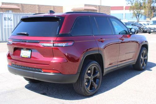 Velvet Red Pearlcoat 2023 Jeep Grand Cherokee Altitude