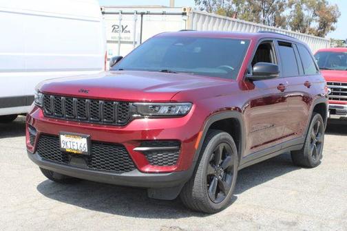 Velvet Red Pearlcoat 2023 Jeep Grand Cherokee Altitude