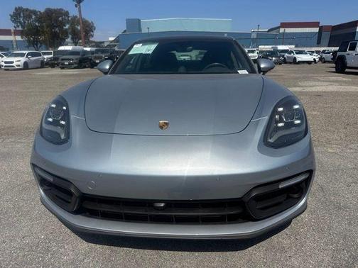 Dolomite Silver Metallic 2023 Porsche Panamera 4 Platinum Edition
