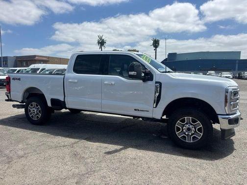 Oxford White 2024 Ford F-250 Lariat